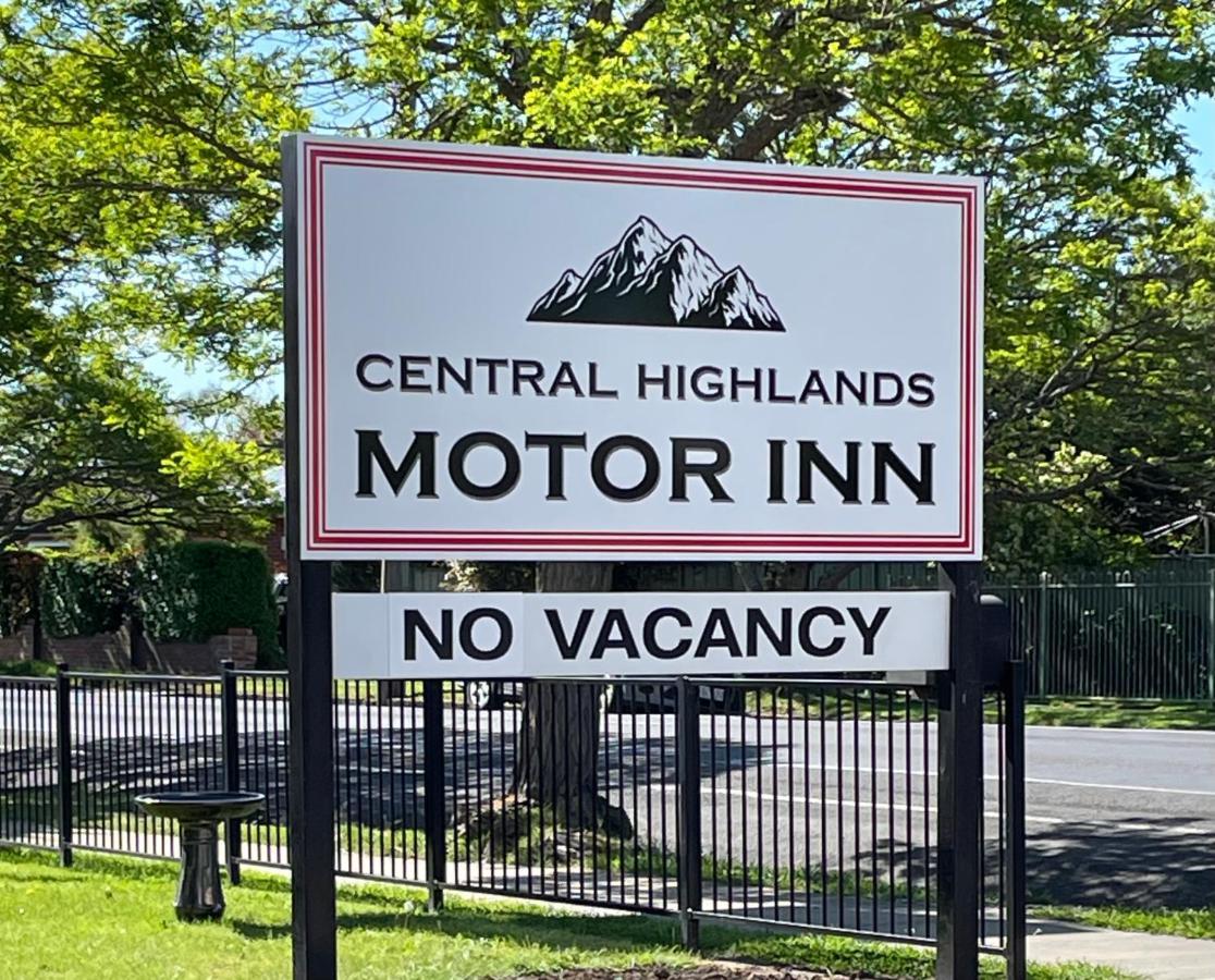 Central Highlands Motor Inn Кайнтон Экстерьер фото