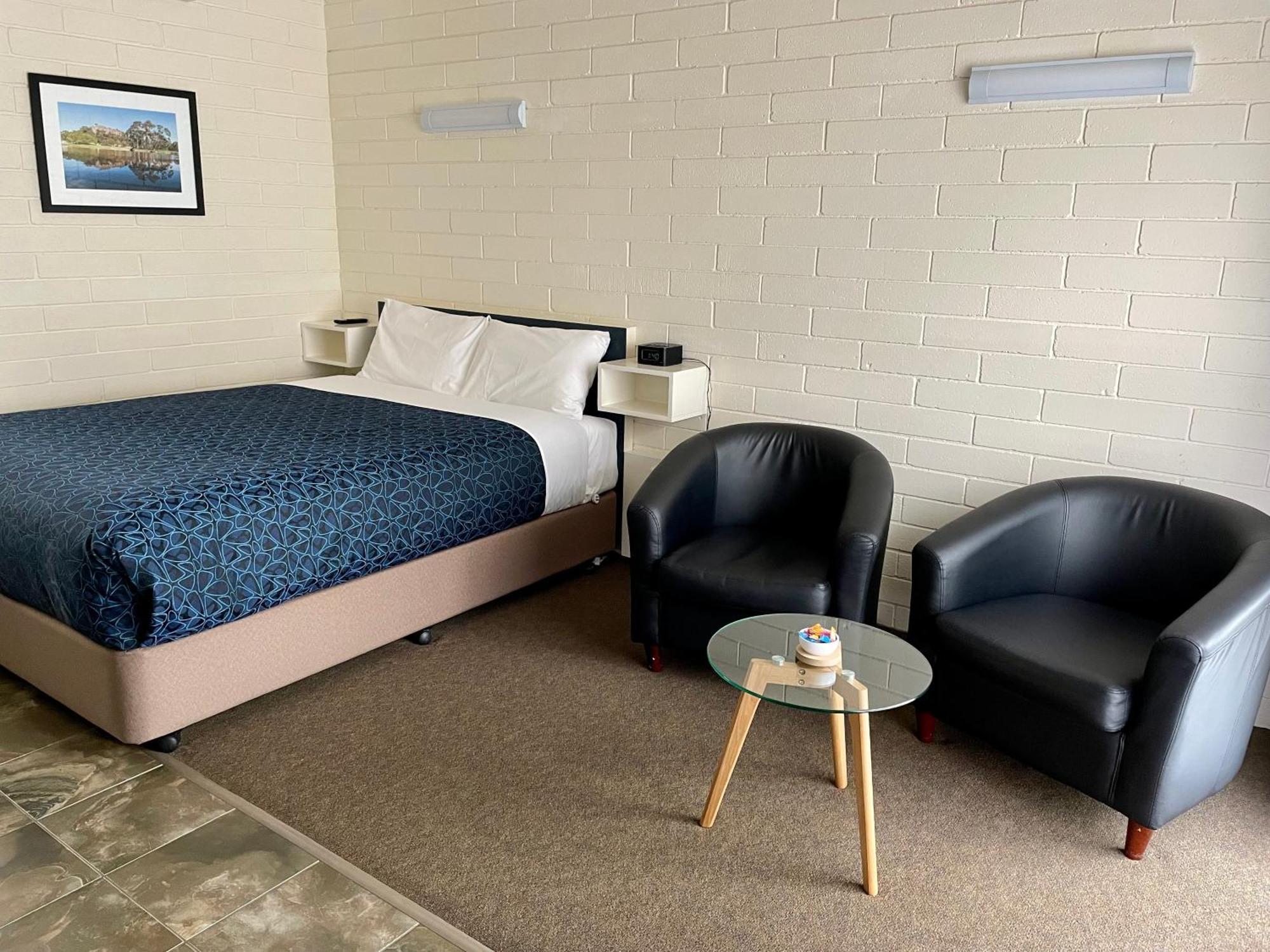 Central Highlands Motor Inn Кайнтон Номер фото